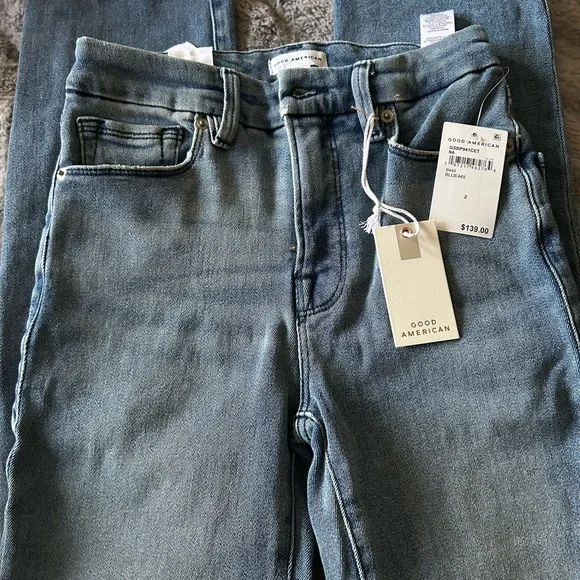 Good American straight leg jeans - New with tags!